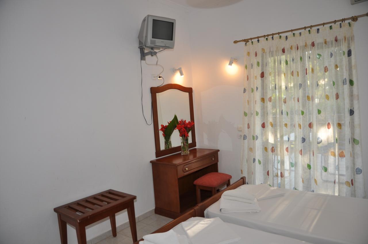 Hotel Dougas Arkoudi Luaran gambar